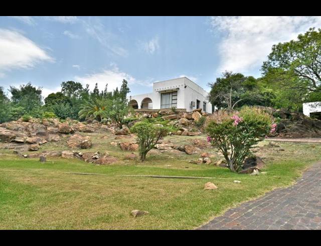 4 BEDROOM HOUSE FOR SALE IN OAKDENE